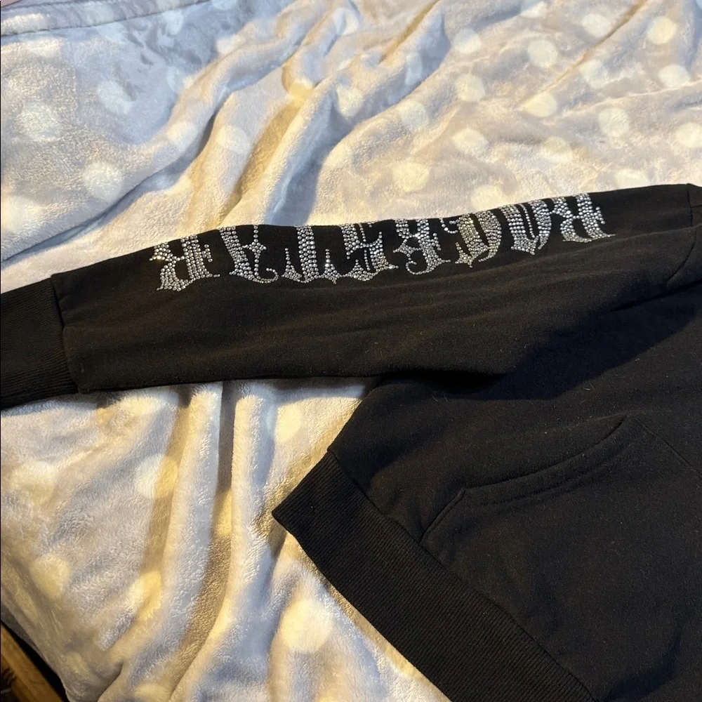 Sweatsuit - Picture 5 of 10